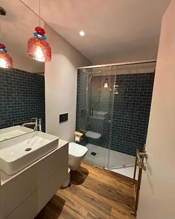 公寓 Three Little Birds