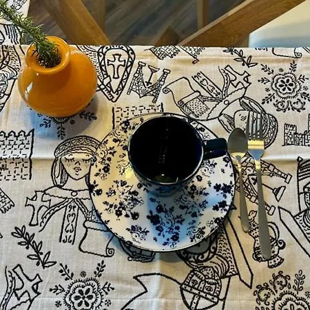 公寓 Three Little Birds