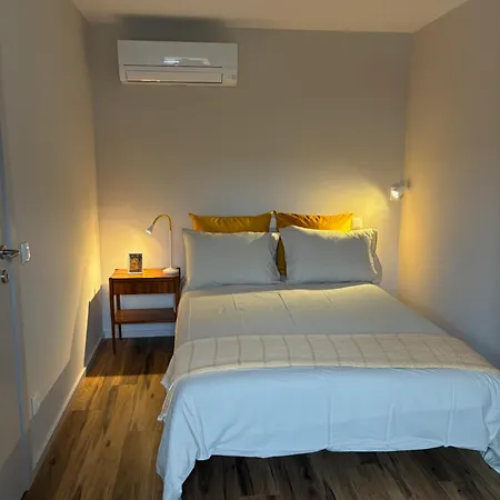 Three Little Birds Guimarães