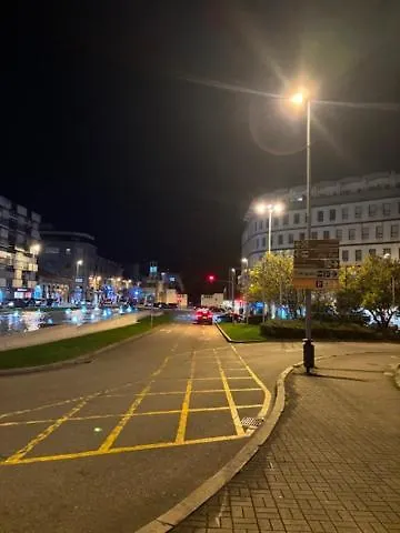 Three Little Birds Apartman