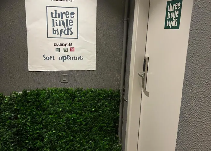 アパート Three Little Birds ギマランイス