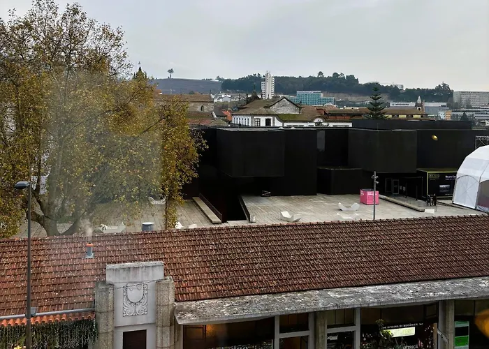 アパート Three Little Birds ギマランイス